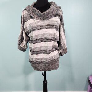 AGB Pullover Sweater Cowl Neck Half Sleeve XL
Lot I